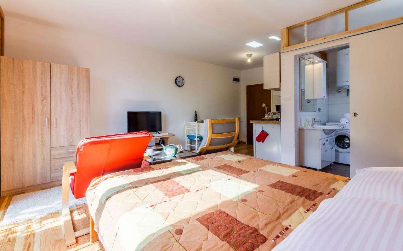 Studio Apartment Meden Pomer Εξωτερικό φωτογραφία