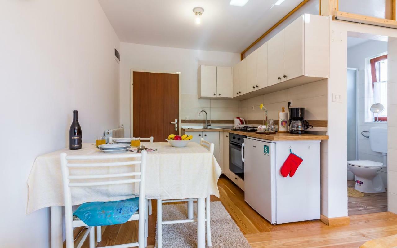 Studio Apartment Meden Pomer Εξωτερικό φωτογραφία